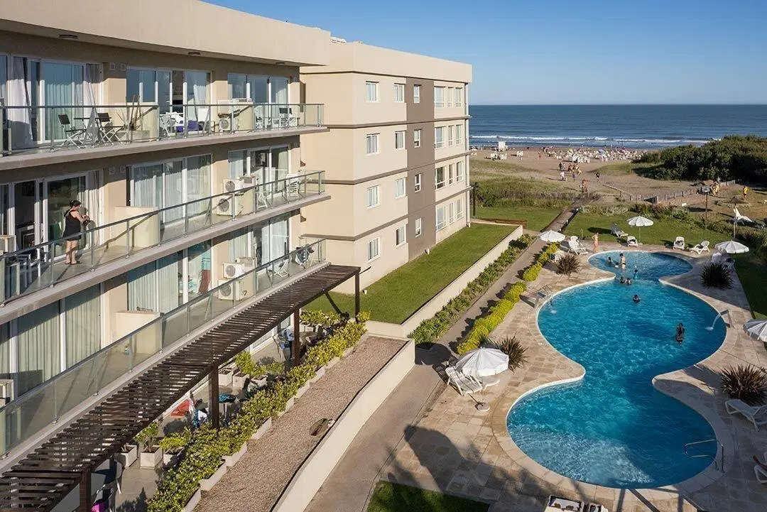 Exclusivo departamento dos ambientes en venta en complejo frente al mar Sea View - Carilo 4