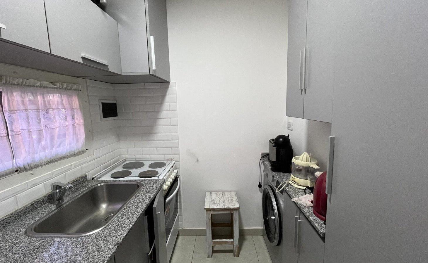 Foto de Triplex en venta en Pinamar, con patio privado a pocas cuadras del, imagen 1