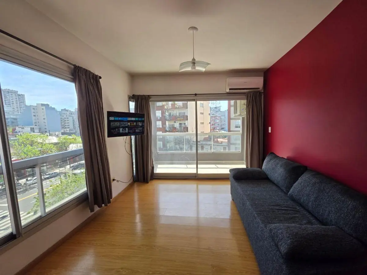 2 amb, amoblado y equipado, 2 balcones, 1 suite, baño y toillete. ALQUILER TEMPORARIO 5