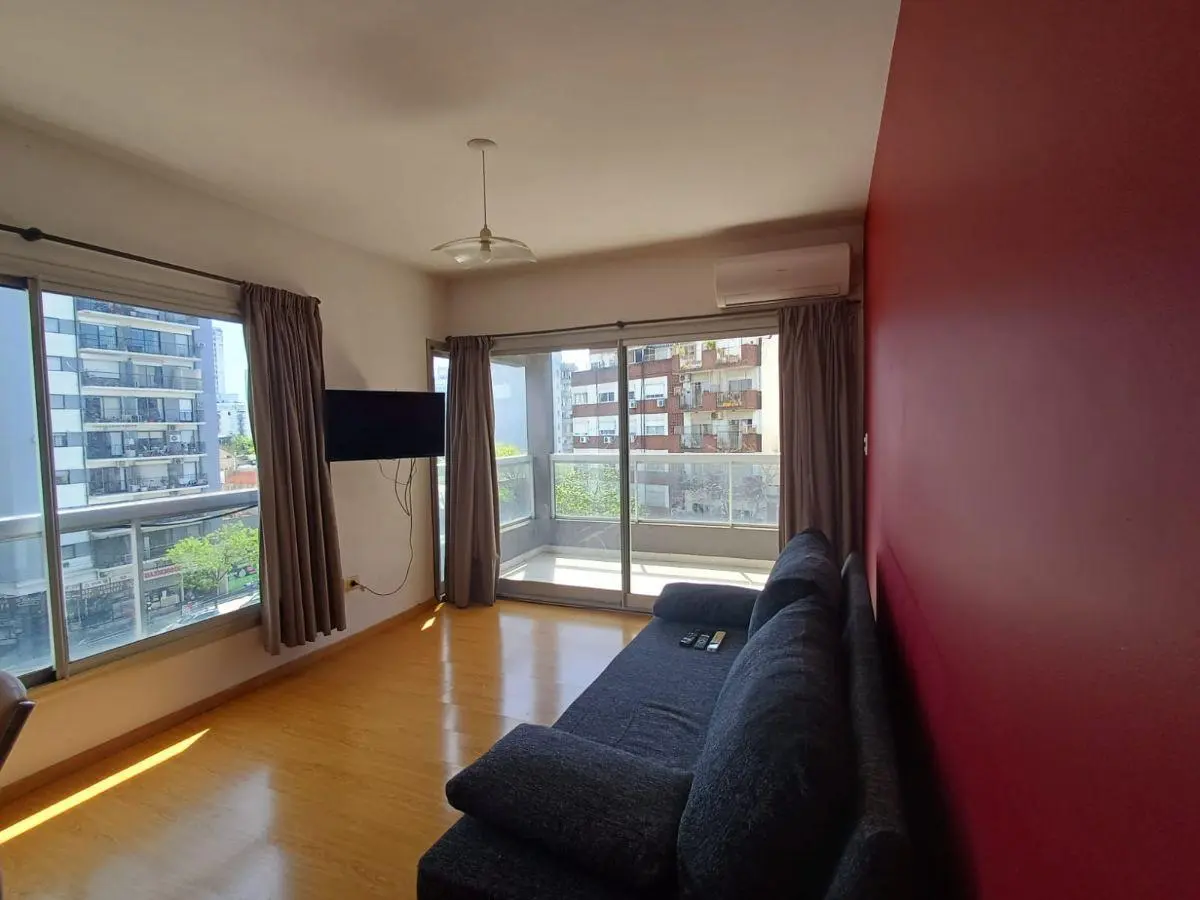 2 amb, amoblado y equipado, 2 balcones, 1 suite, baño y toillete. ALQUILER TEMPORARIO 3
