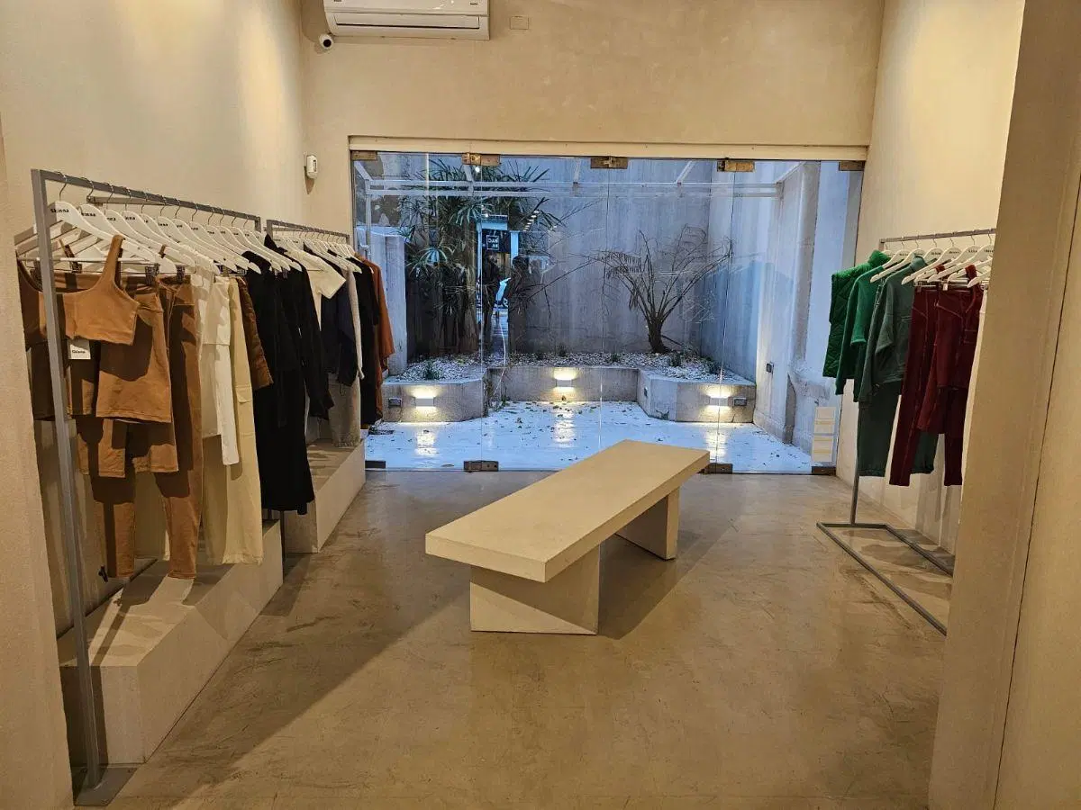 Local comercial impecable, de 120 m2, en Distrito Arenales, con jardin. 4