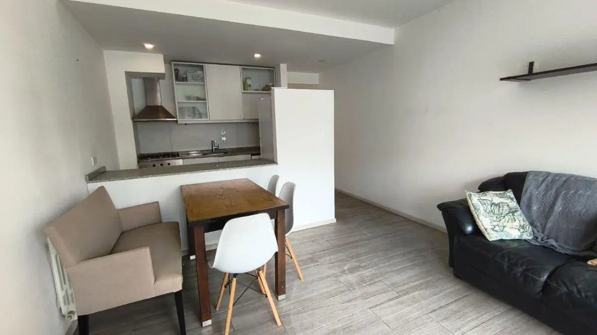 Hermoso depto 2 ambientes amoblado c/ balcon al frente 2