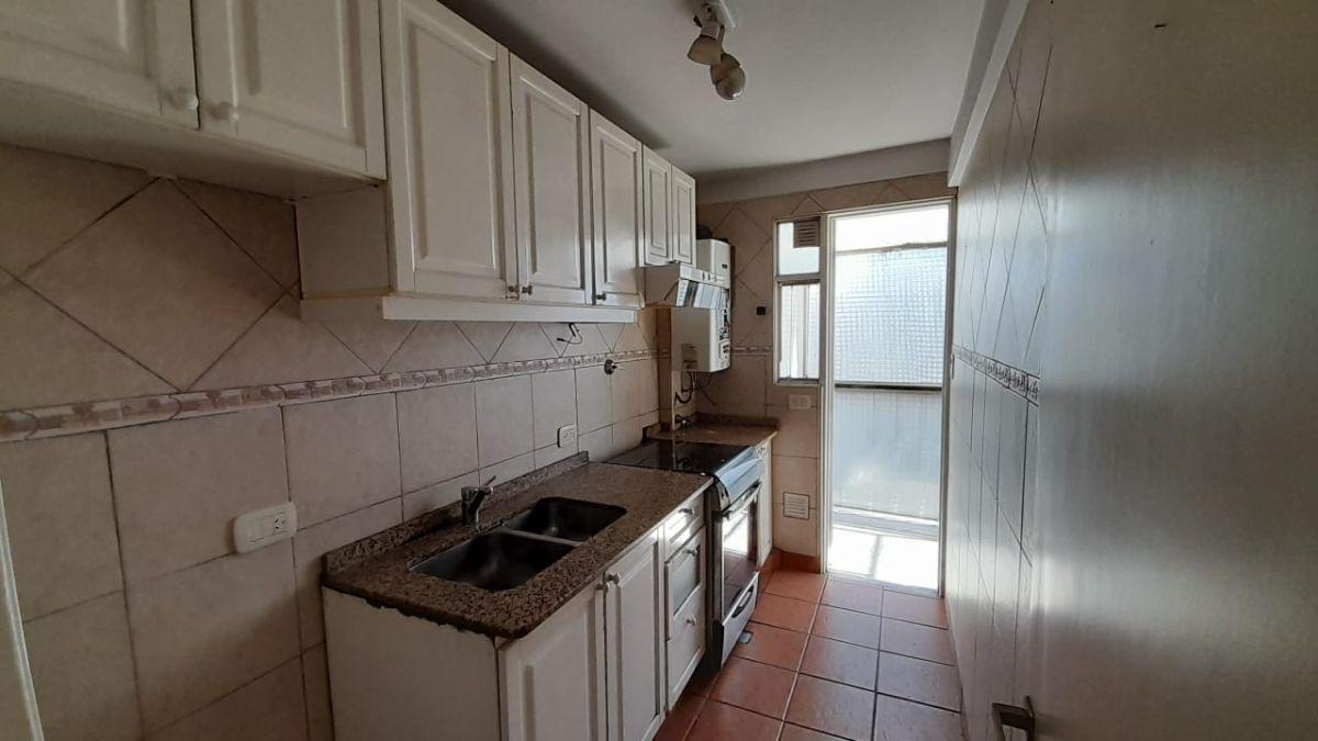 Foto de Comodo depto 3 amb, 4to piso c balcon al frente - Exc. ubicacion en, imagen 4
