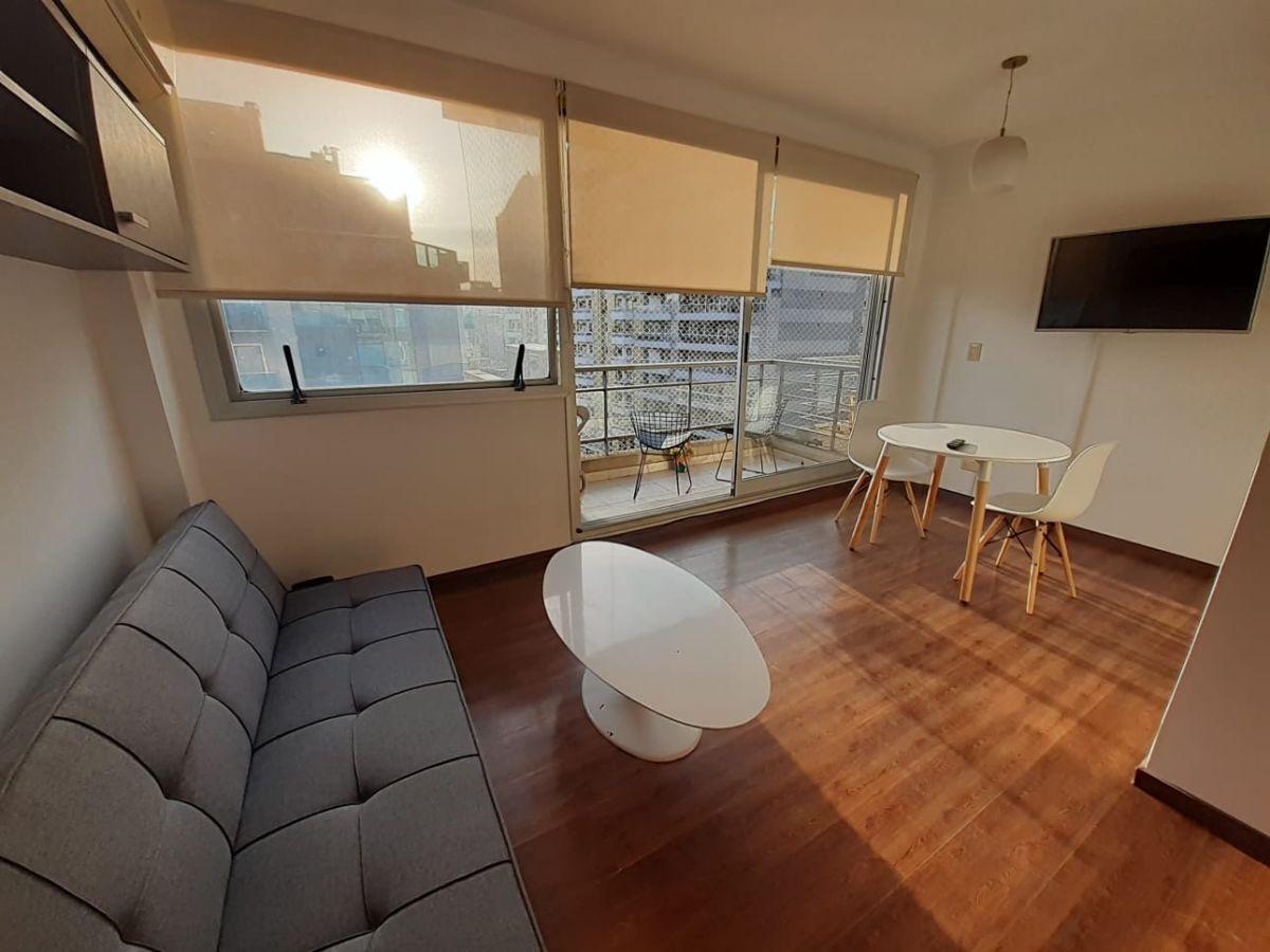 Foto de Luminoso y amplio 2 amb con balcón al frente, 7mo piso | Edif c/, imagen 2