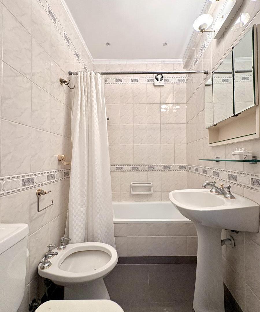 Foto de Venta Departamento 2 ambientes Cochera Baulera Recoleta, imagen 5