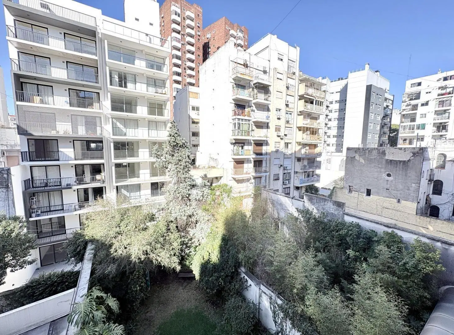 Venta Departamento 3 Ambientes con Dependencias Cochera Baulera en Palermo 2