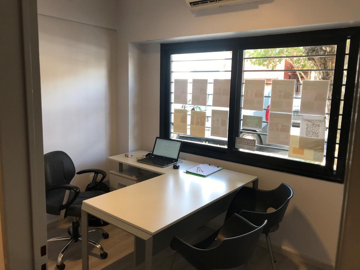 Se vende local monoambiente dividido a la calle en Villa Urquiza