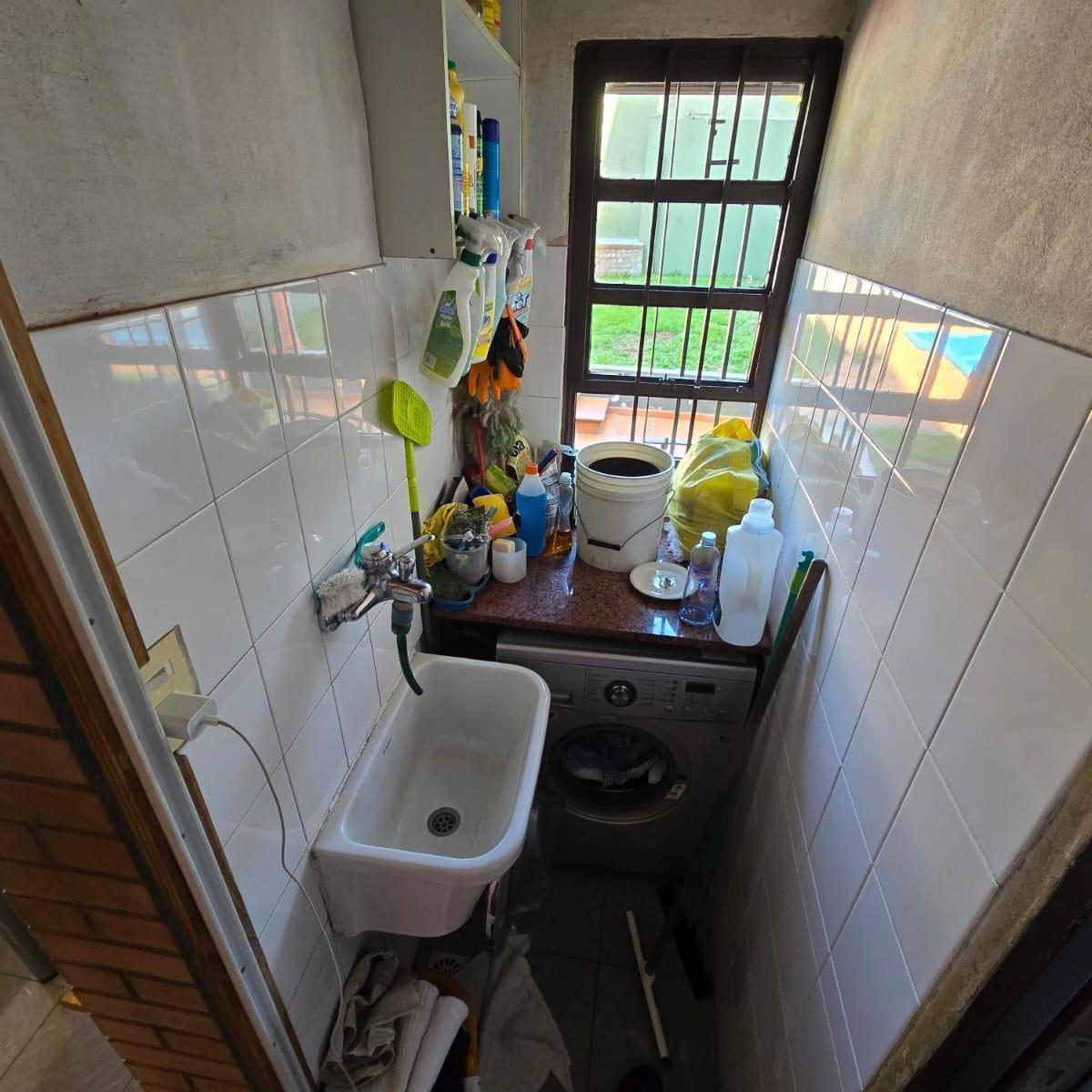 Casa con Pileta a La Venta en Saavedra 1