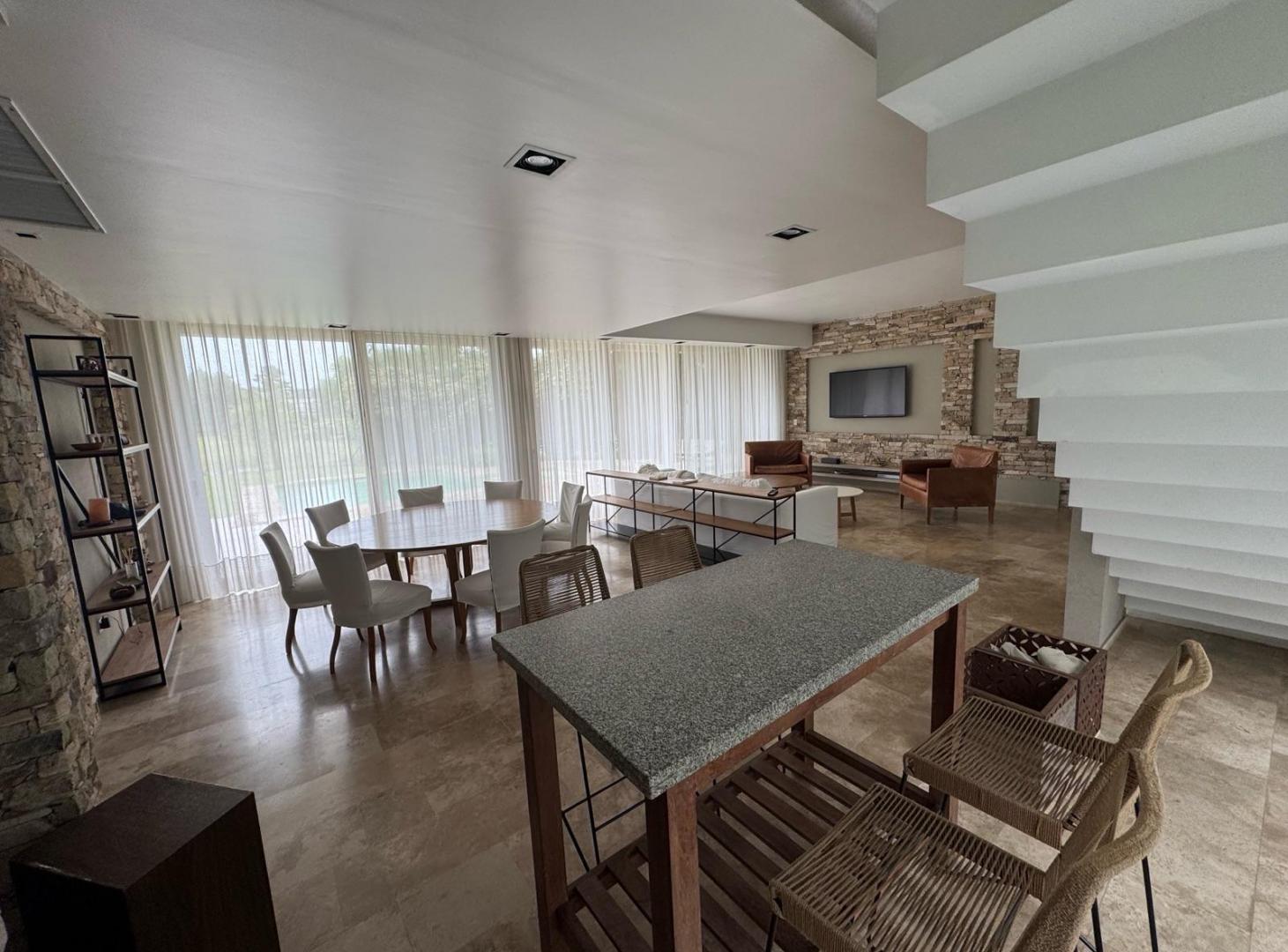 Foto de Excelente casa de 4 dormitorios a la venta en Barrio Ayres de Pilar, imagen 1
