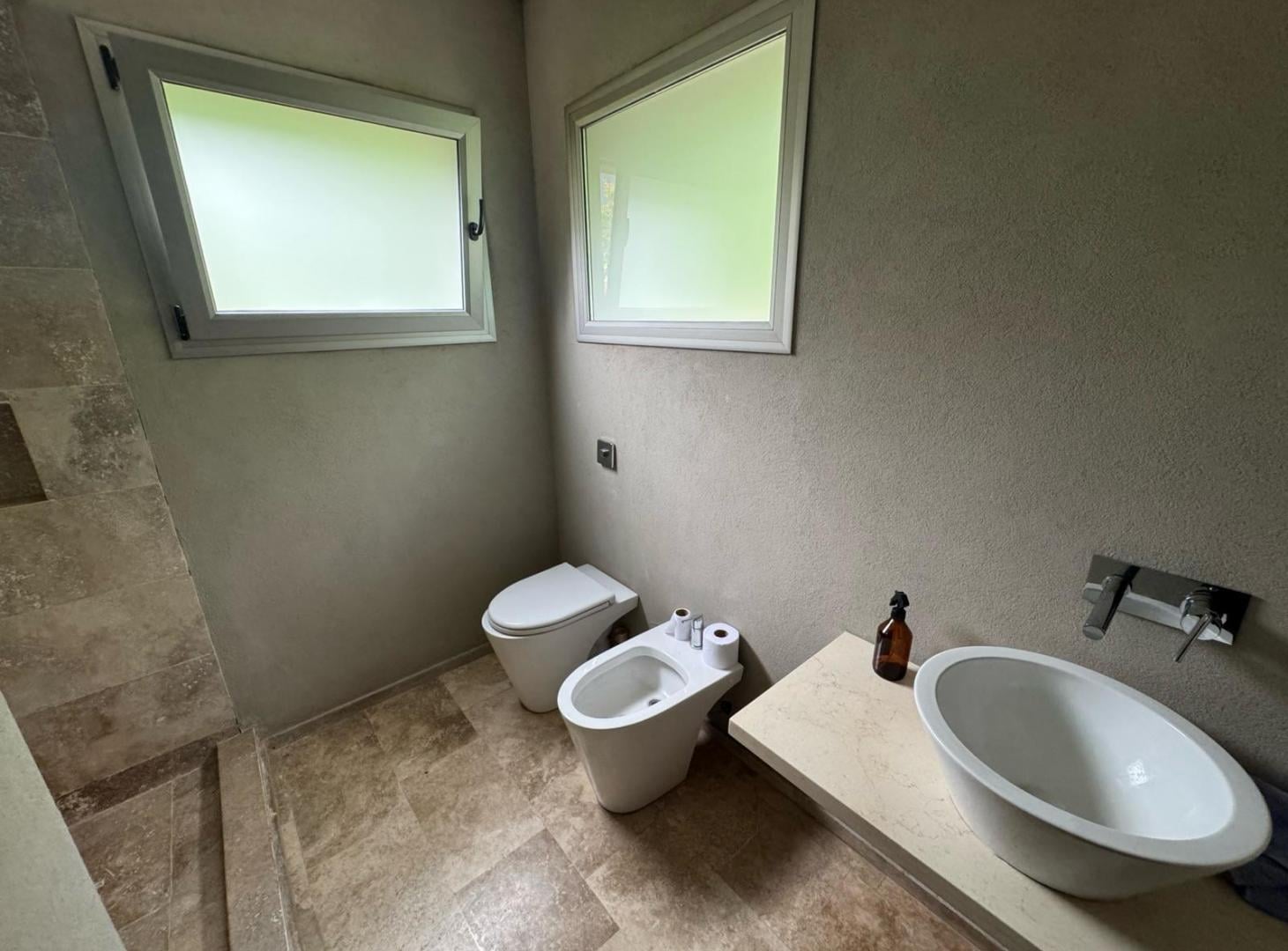 Foto de Excelente casa de 4 dormitorios a la venta en Barrio Ayres de Pilar, imagen 2