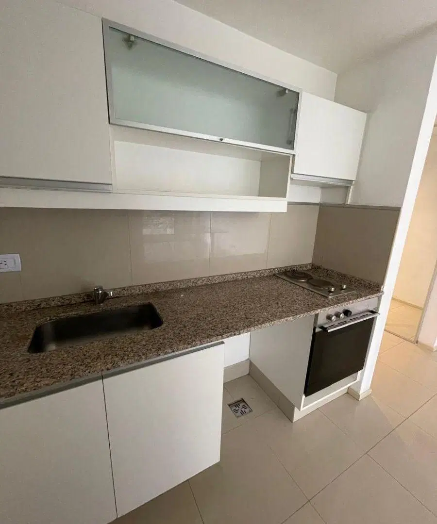 Monoambiente y medio al frente palier privado super luminoso frente palacio roccatagliatta 5