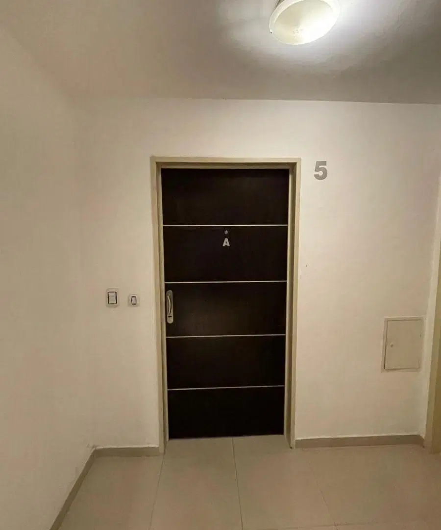 Monoambiente y medio al frente palier privado super luminoso frente palacio roccatagliatta 3