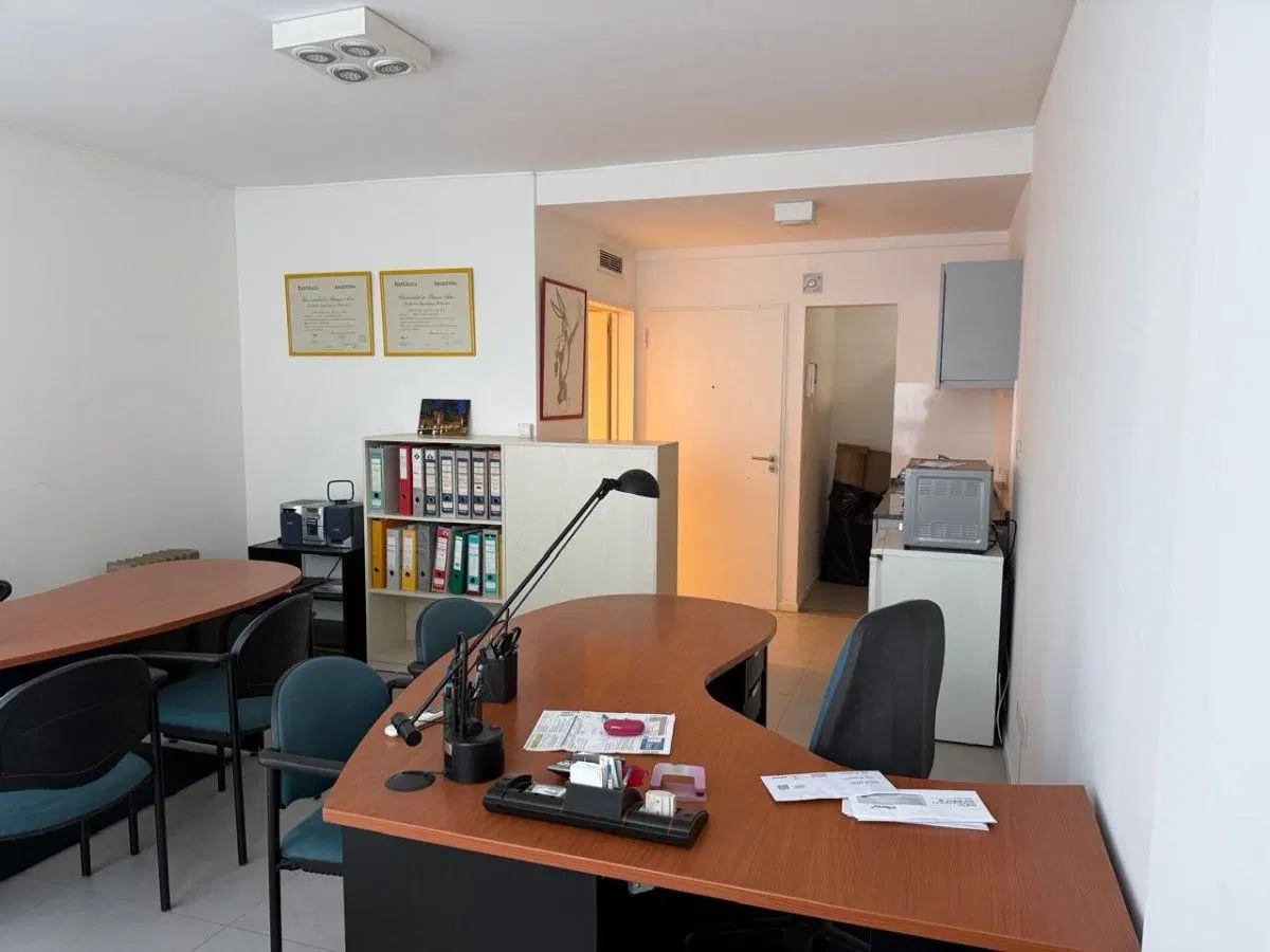 Monoambiente amoblado para oficina baño completo edificio con SUM, encargada 3