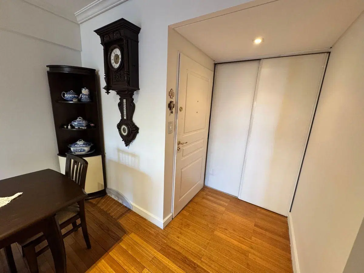 Excelente semipiso 3 Amb C/ amplio balcón y cochera cubierta!!! 2