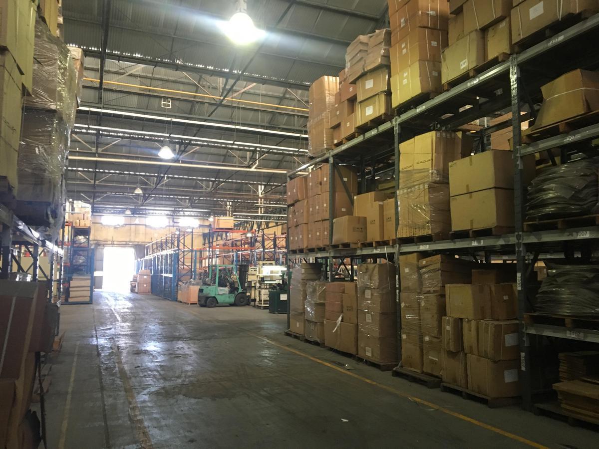 Excelente Establecimiento Industrial de 10769 m² Cubiertos. 2