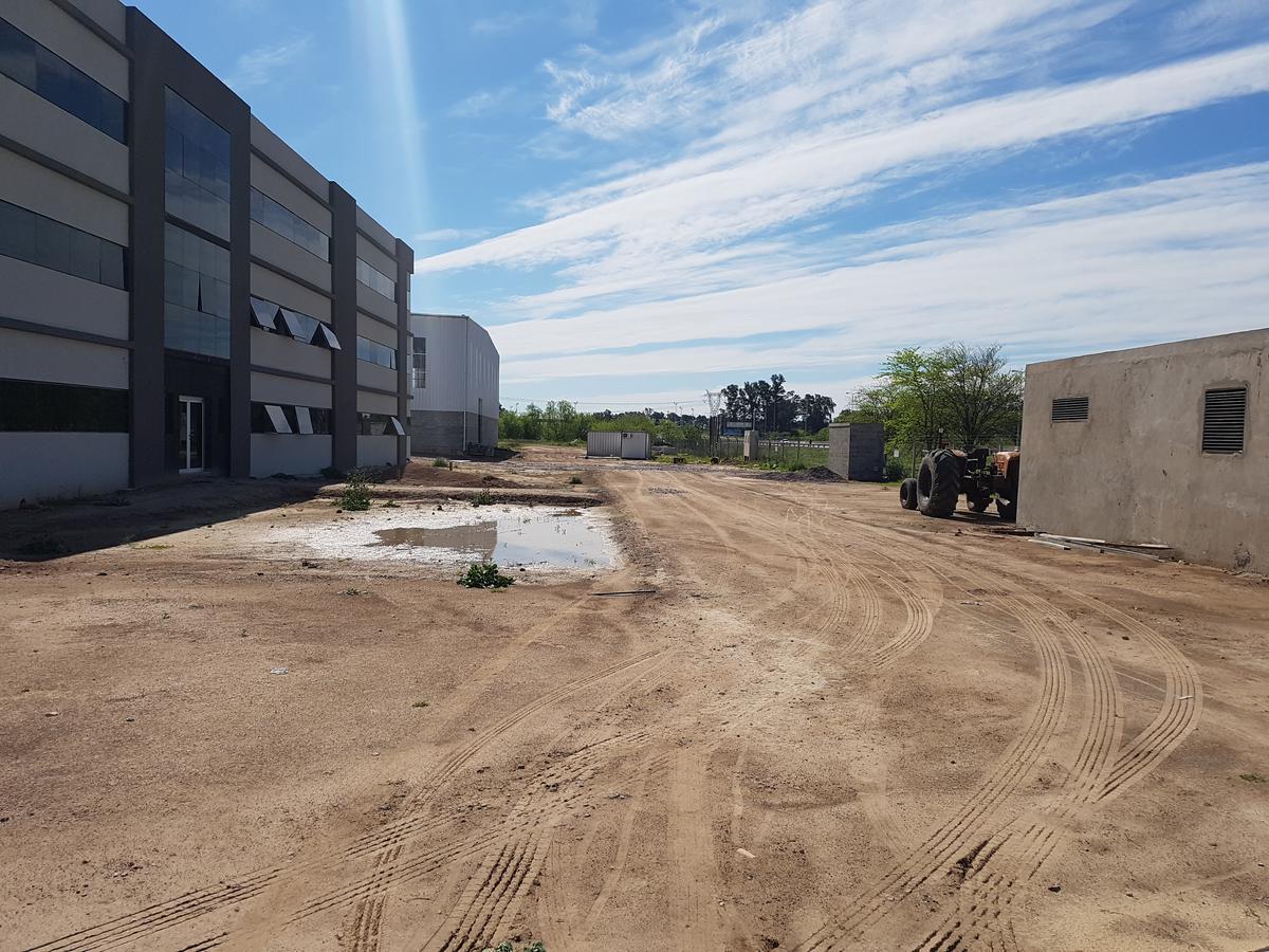 Inmueble de 5.000 m² Cubiertos en Complejo Industrial S/ Aut. Panamericana - Ruta 8 Km 64. 5
