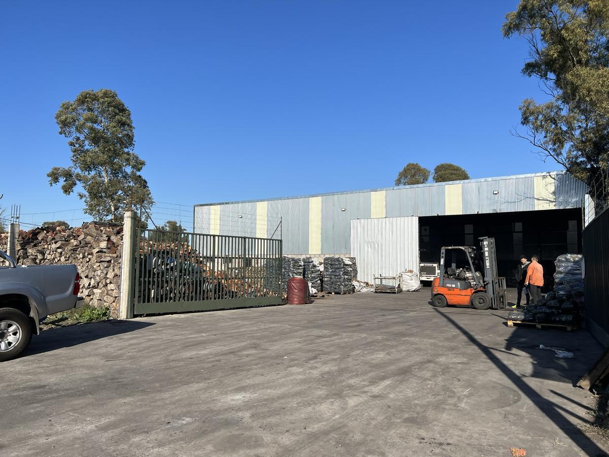 Foto de Depósito desarrollado sobre un lote en esquina de 1.370 m2, 9 De Abril, imagen 3