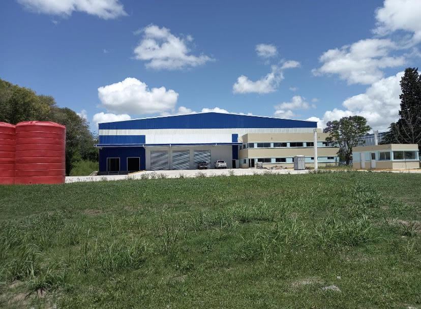 Depósito de 6000m2 cubiertos aprox. a 100 m de Panamericana e/ Ruta 26 y Escobar.
