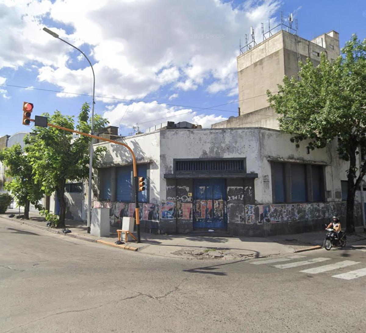 Excelente Ubicación - Local/lote Para Desarrollo. Centro Avellaneda. 5