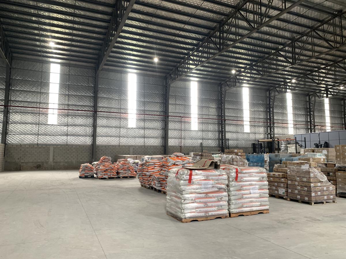 Excelente Establecimiento Logístico de 4700 m² Cub en Garín 3