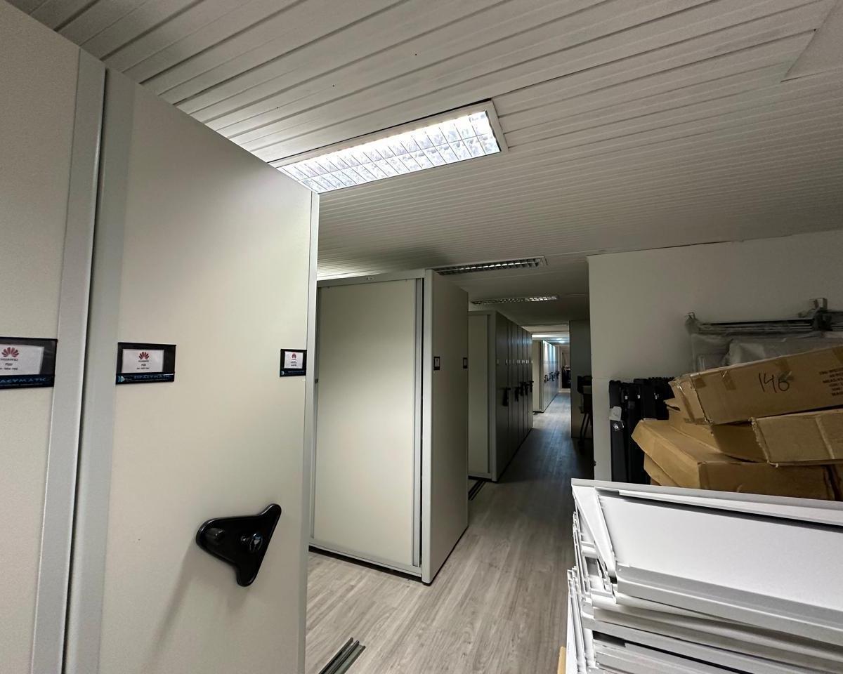 Oficina en venta con renta 4% anual - Retiro - 200m2