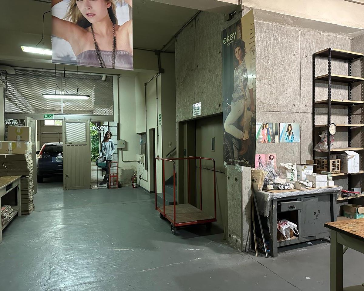 Depósito en Venta en Pompeya de 900 m² en Dos Plantas. 4