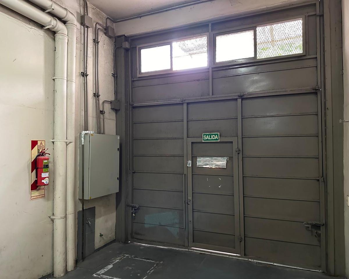 Depósito en Venta en Pompeya de 900 m² en Dos Plantas. 3