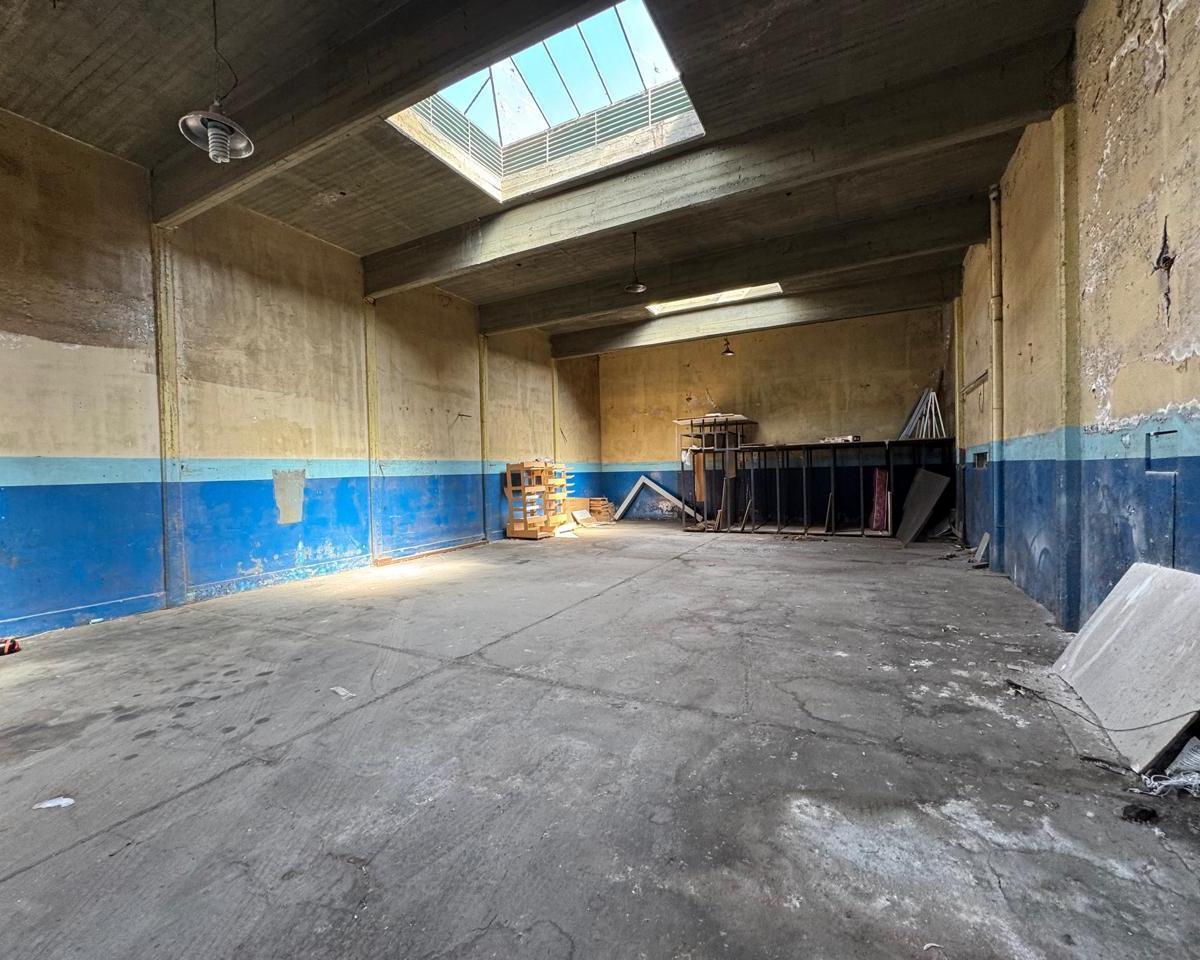 Venta Depósito de 380 m² Cub en Hurlingham 3