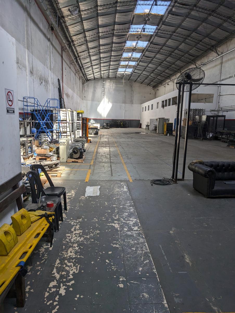 Depósito de 1300 m² en Chacarita 2