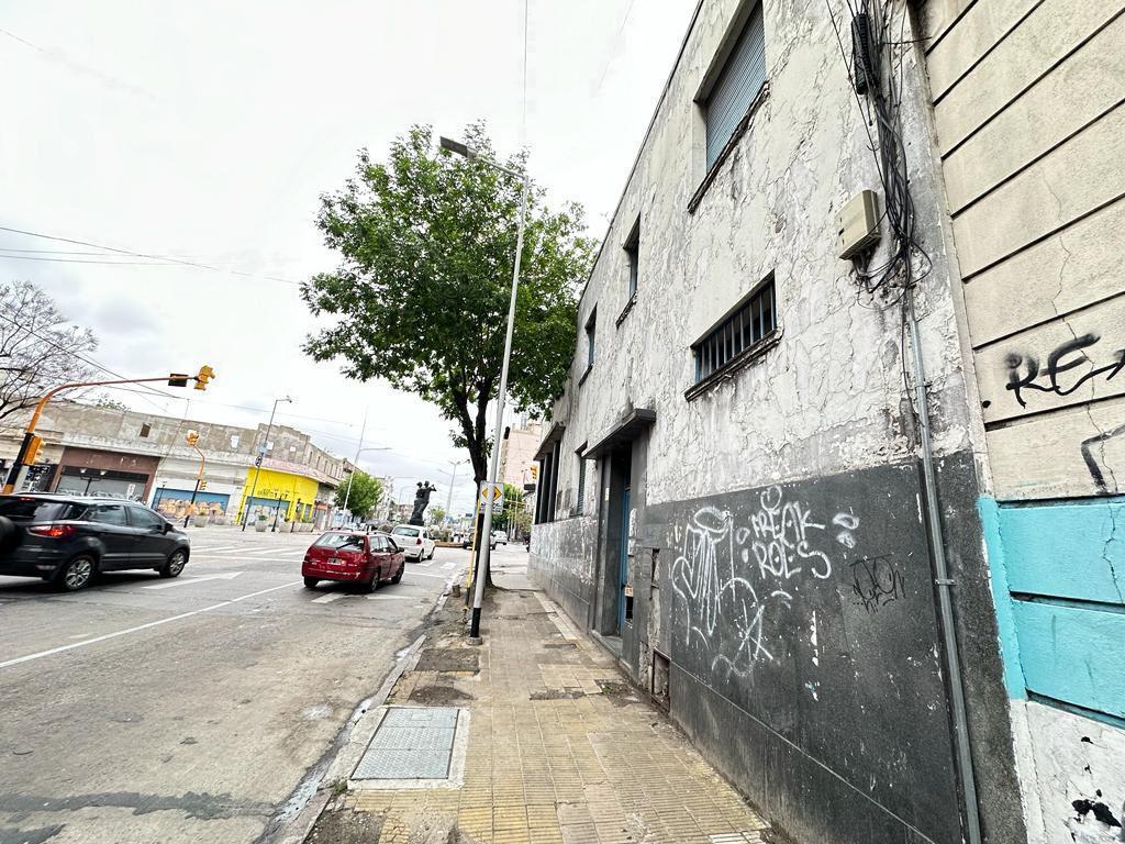 Excelente Ubicación - Local/lote Para Desarrollo. Centro Avellaneda. 3