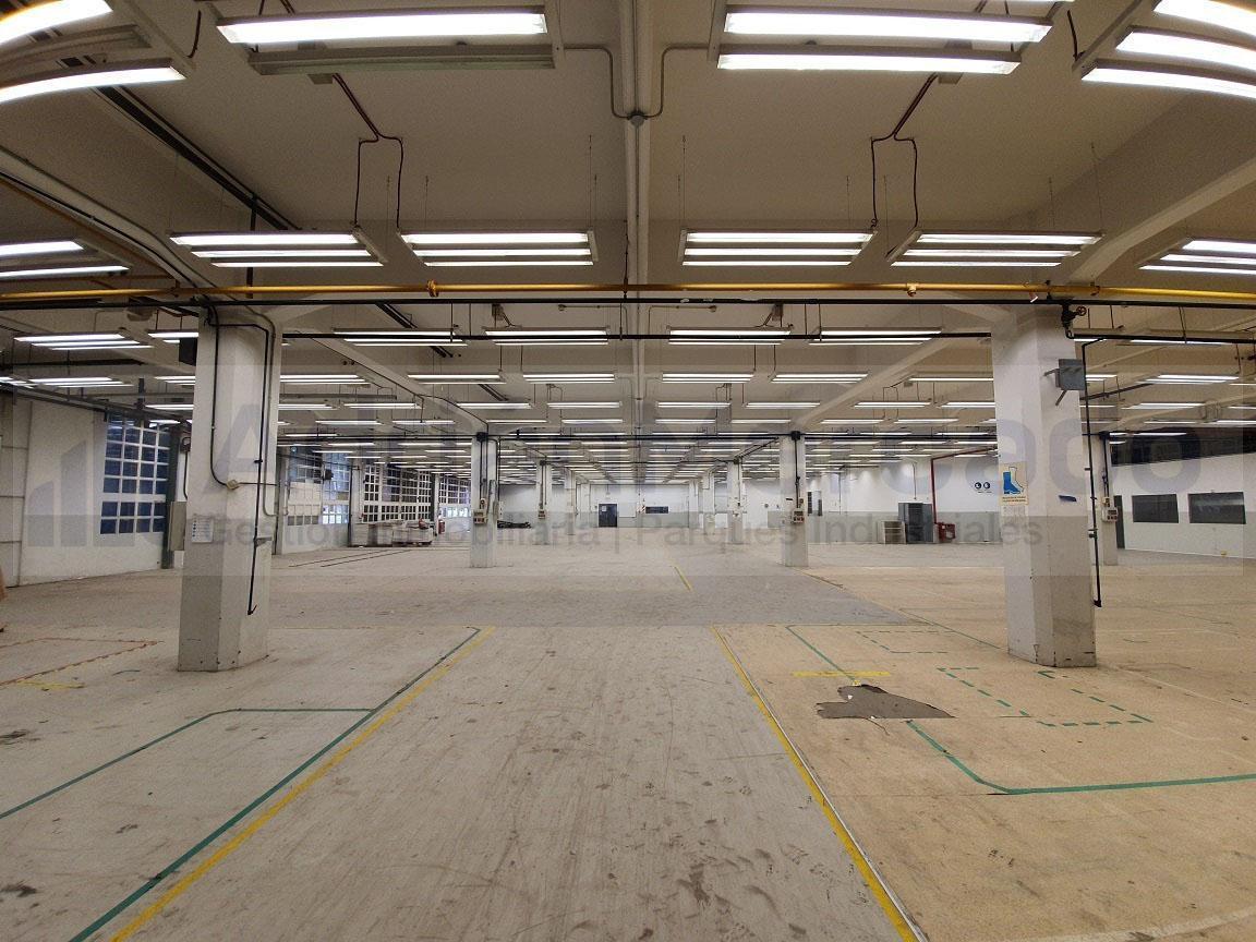 Foto de ALQUILER Galpón Oficinas con 10200 m2 cub en 5 plantas Valentin Alsina, imagen 5