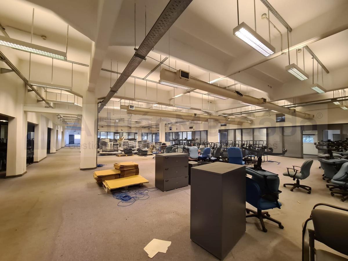 Foto de ALQUILER Galpón Oficinas con 10200 m2 cub en 5 plantas Valentin Alsina, imagen 4