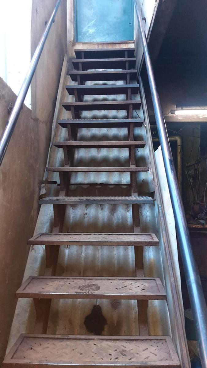 Venta Galpón de 105 m² Cub en Caseros 4