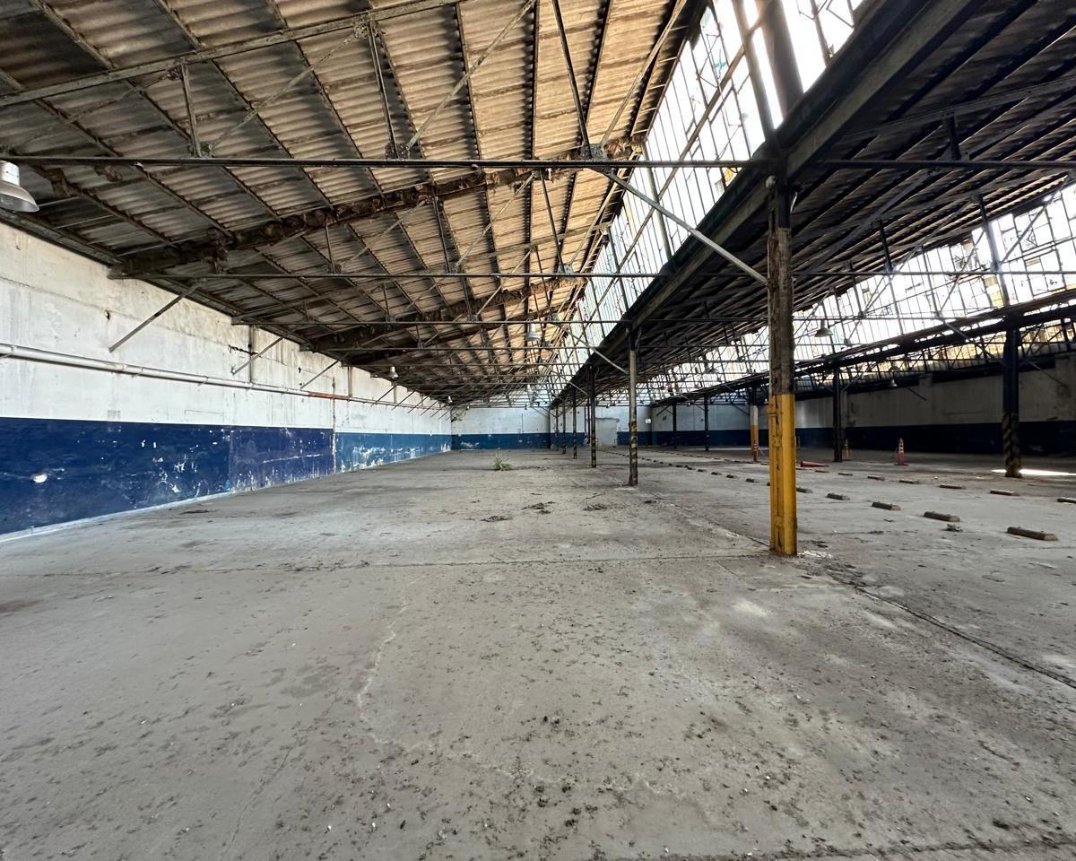 Depósito/galpon en Venta - 4000 m² - Valentin Alsina 4