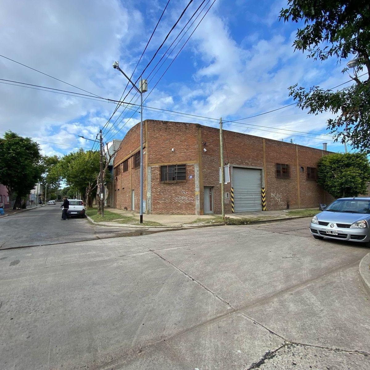 Venta Depósito de 500 m² en Villa Libertad 4