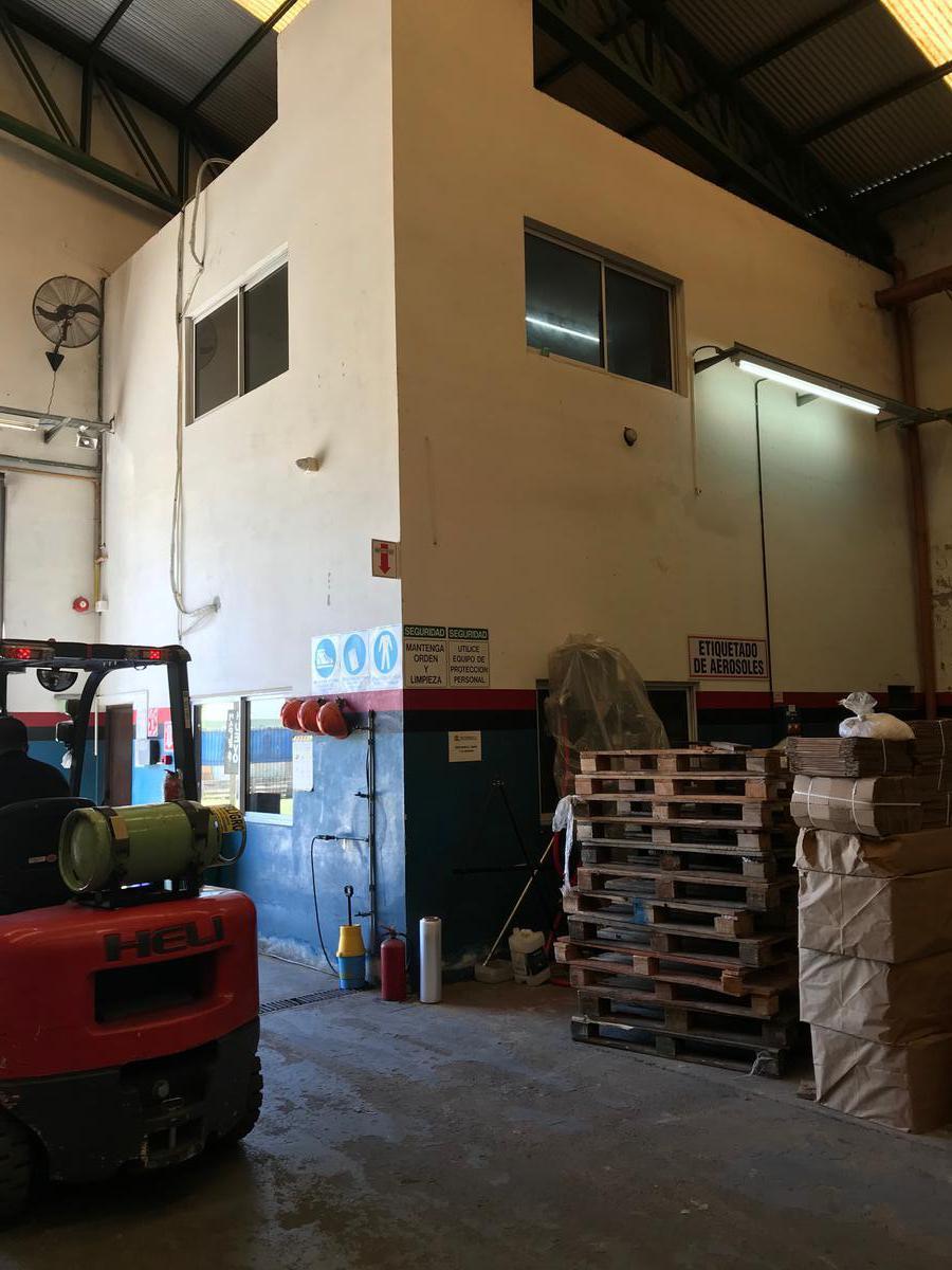 Excelente Planta Industrial de 1.250 m² Ubicación Privilegiada a 200 m de Rp4 5