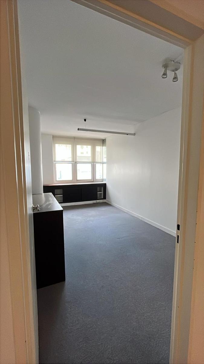 Foto de Oficina en alquiler - 450 m2 - 4 cocheras, imagen 4