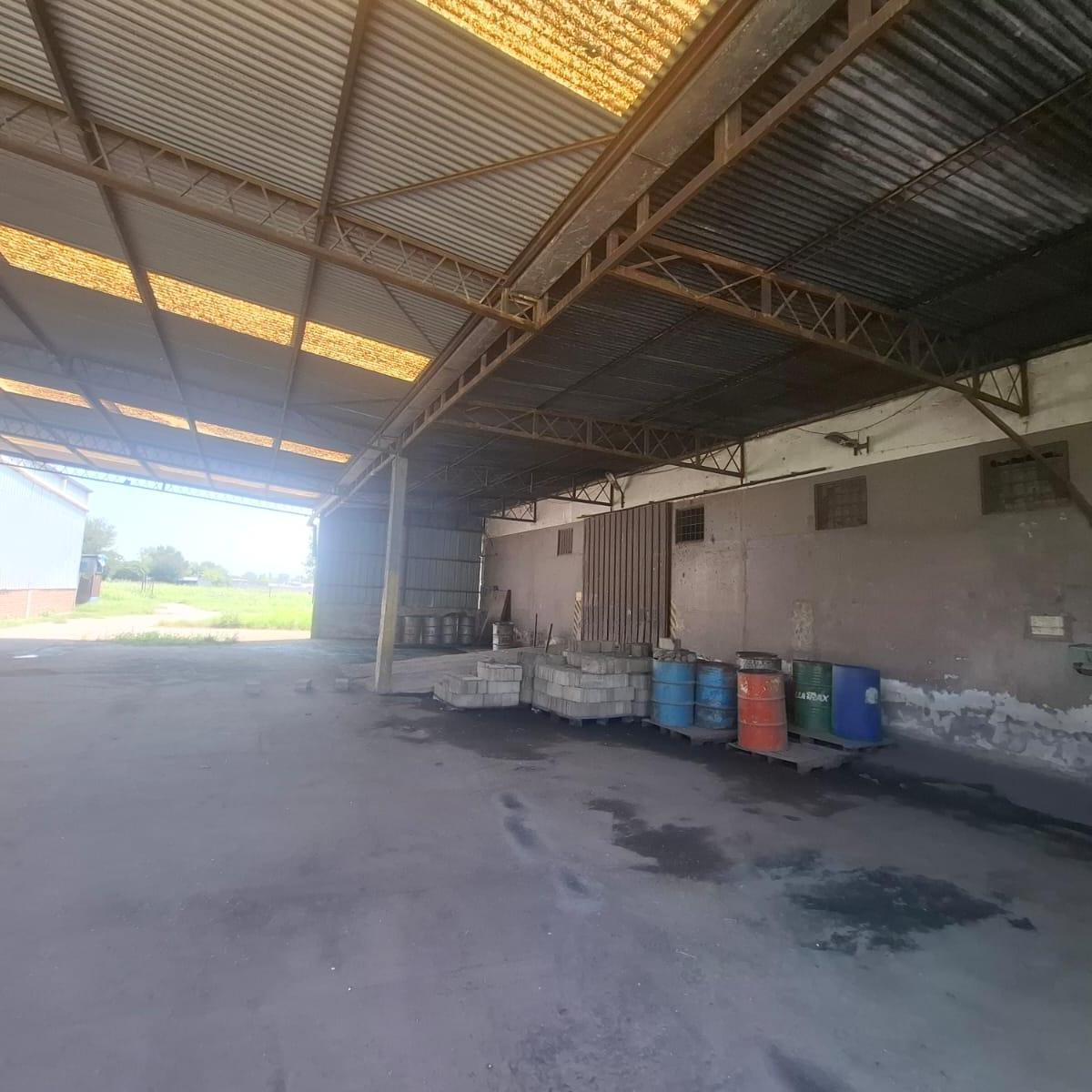 Foto de Deposito en Venta de 5.700 m2 cubiertos en Moreno, imagen 3