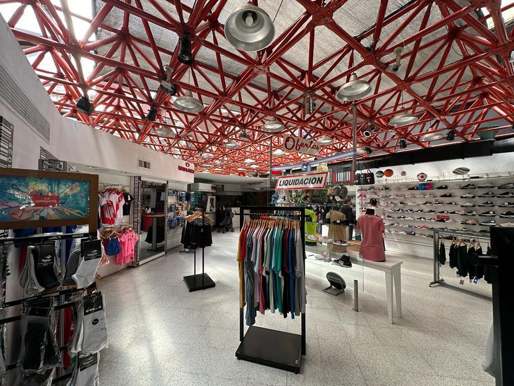 Excelente Local Sobre Av 14, Frente a La Estación de Berazategui - 890 m² 3