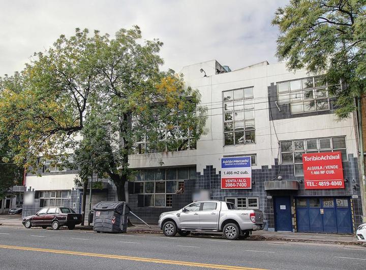 Excelente Edificio - 1500 m2 - Barracas - 10 cocheras