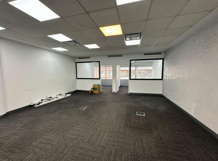 Oficina en alquiler - 260 m2 - 2 cocheras - Vista al dique - Puerto Madero. 3