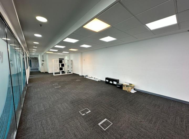 Oficina en alquiler - 260 m2 - 2 cocheras - Vista al dique - Puerto Madero. 5
