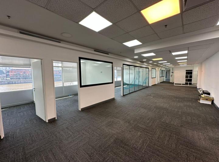 Oficina en alquiler - 260 m2 - 2 cocheras - Vista al dique - Puerto Madero. 4