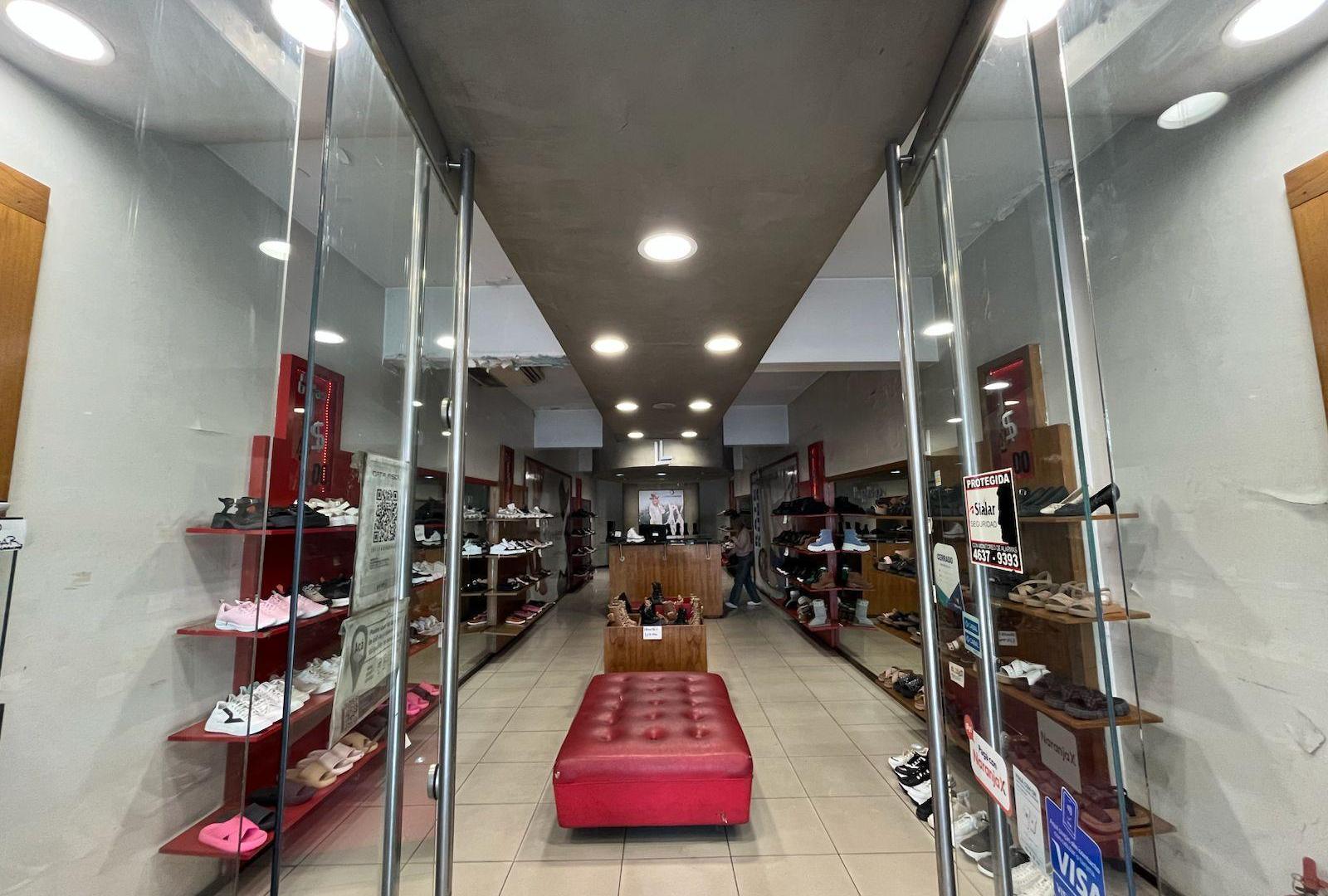 Foto de Excelente Local - 300 m2 - Liniers - Av Rivadavia y Gral Paz, imagen 5