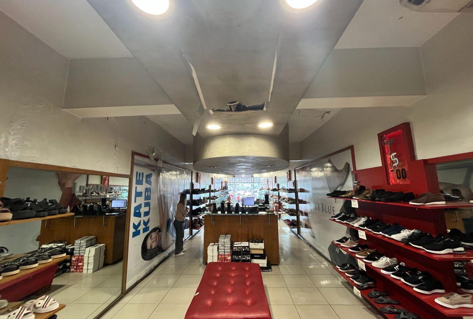 Foto de Excelente Local - 300 m2 - Liniers - Av Rivadavia y Gral Paz, imagen 4