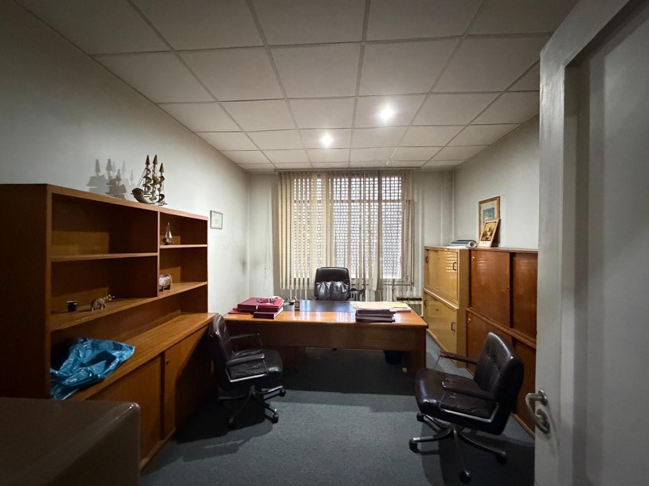 Foto de Excelente oficina en venta - 105 m2 - Opcional Amoblada., imagen 4