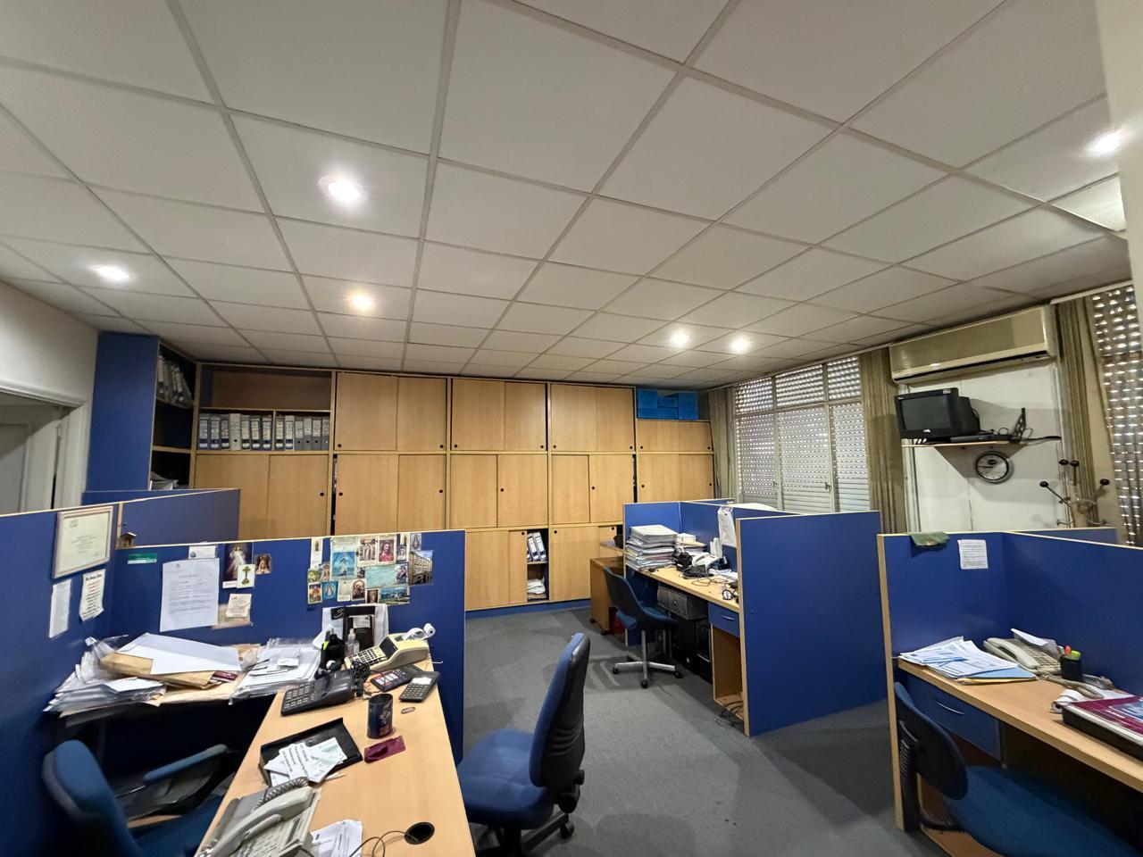 Foto de Excelente oficina en venta - 105 m2 - Opcional Amoblada., imagen 3