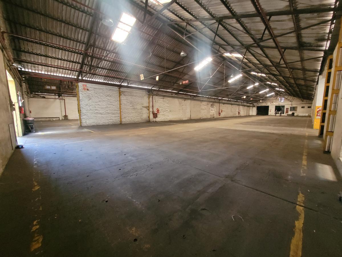 Foto de Venta de planta Industrial de 6.966 m2 cubiertos en Morón, imagen 3