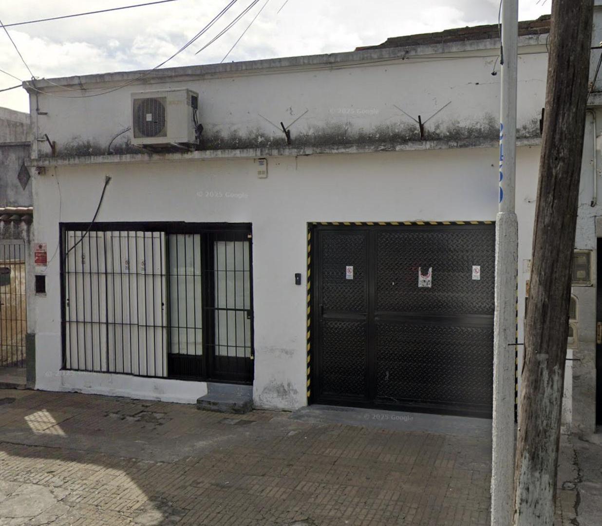 Local en venta - 52 m2 - Sarandi.