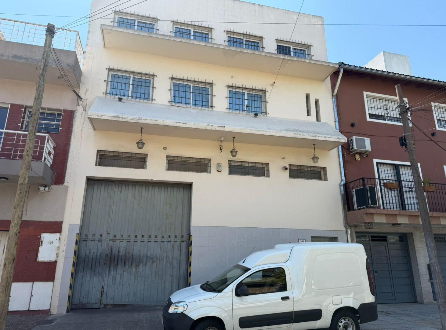Depósito en Tres De Febrero